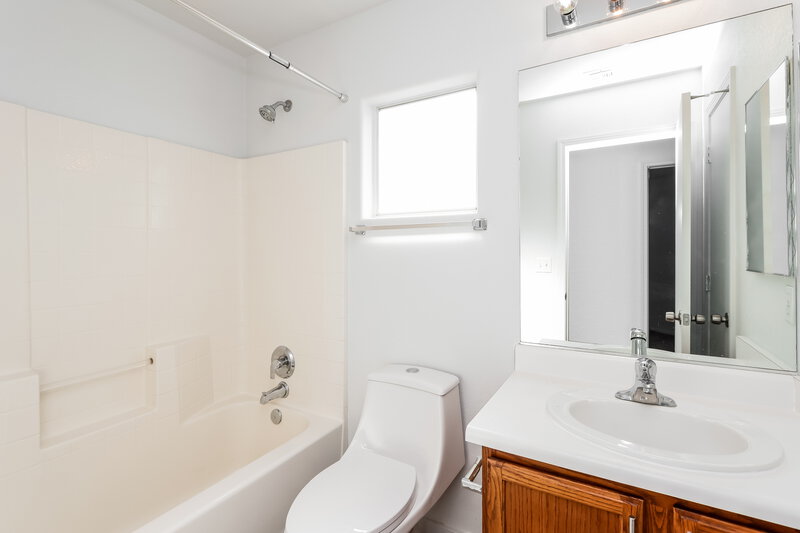 2,300/Mo, 639 Marlberry Pl Henderson, NV 89015 Bathroom View