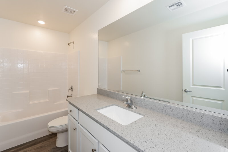 1,895/Mo, 4219 Gold Desert St North Las Vegas, NV 89032 Bathroom View