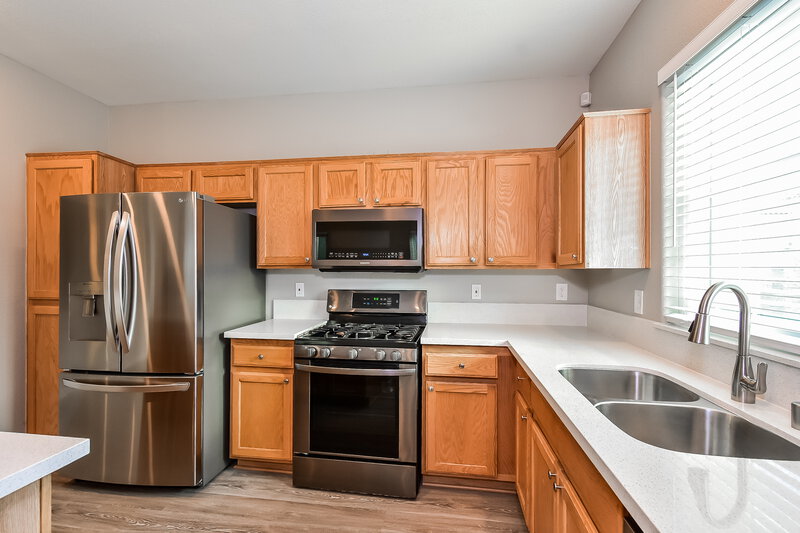2,180/Mo, 9352 Roping Cowboy Ave Las Vegas, NV 89178 Kitchen View 2