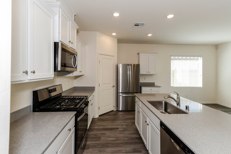 2,195/Mo, 4245 Gold Desert St North Las Vegas, NV 89032 Kitchen View 2