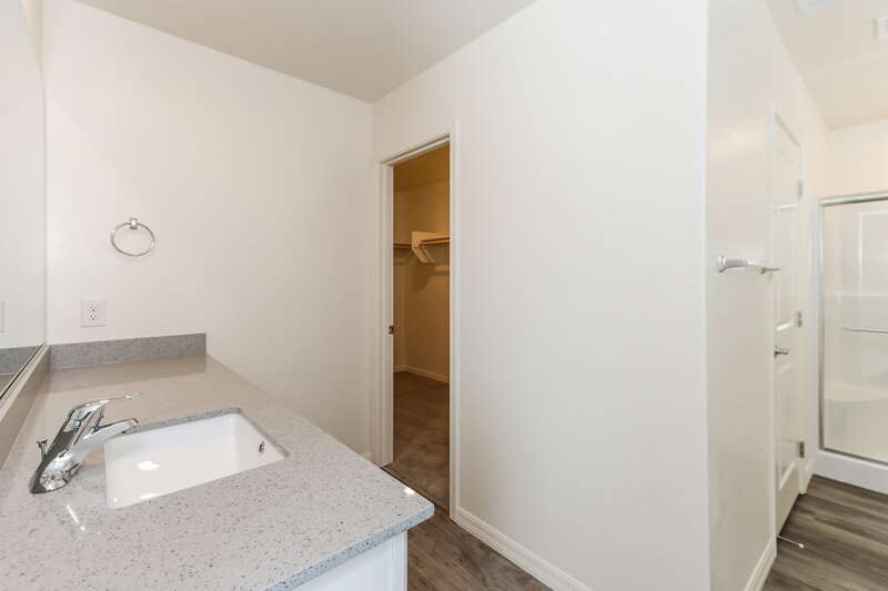 2,195/Mo, 4245 Gold Desert St North Las Vegas, NV 89032 Main Bathroom View