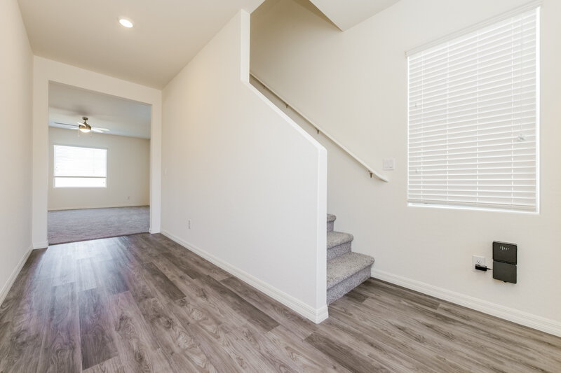 2,820/Mo, 4223 Gold Desert St North Las Vegas, NV 89032 Foyer View