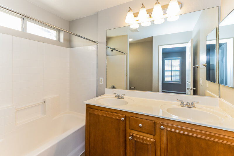 2,015/Mo, 1300 Sand Castle Ave Las Vegas, NV 89183 Main Bathroom View