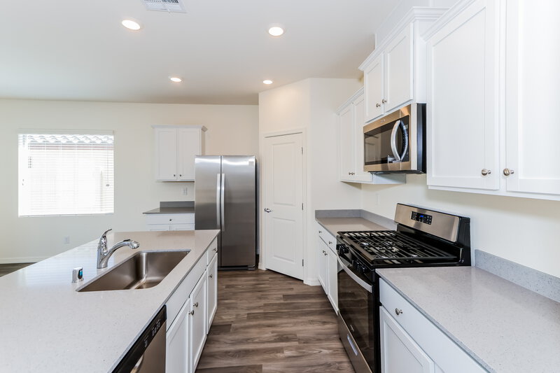 2,830/Mo, 1704 Desert Path Ave North Las Vegas, NV 89032 Kitchen View
