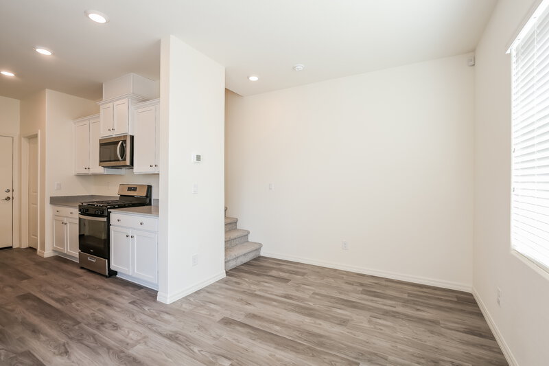 2,720/Mo, 1717 Desert Path Ave North Las Vegas, NV 89032 Dining Room View 2