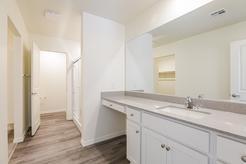 1,880/Mo, 1701 Desert Path Ave North Las Vegas, NV 89032 Main Bathroom View
