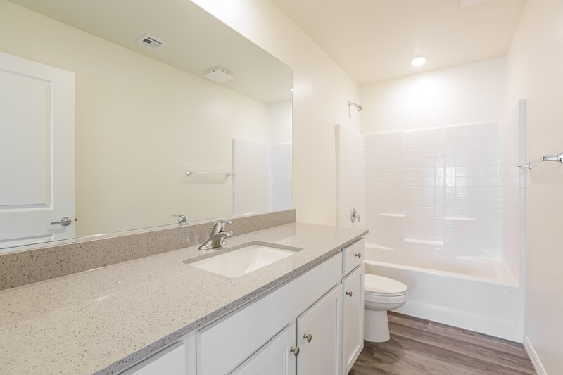 1,880/Mo, 1701 Desert Path Ave North Las Vegas, NV 89032 Bathroom View