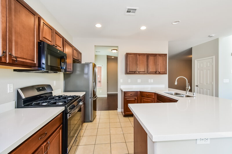 2,315/Mo, 8307 Amtrak Express Ave Las Vegas, NV 89131 Kitchen View