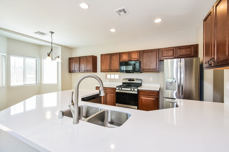 2,315/Mo, 8307 Amtrak Express Ave Las Vegas, NV 89131 Kitchen View 2