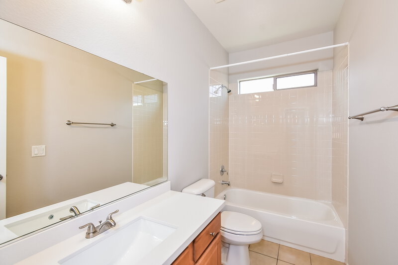 2,315/Mo, 8307 Amtrak Express Ave Las Vegas, NV 89131 Bathroom View 2