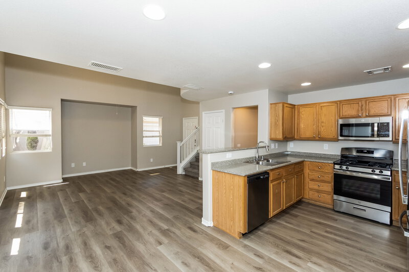 2,025/Mo, 10638 Pueblo Springs St Las Vegas, NV 89183 Kitchen View