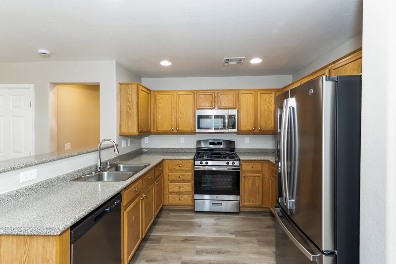 2,025/Mo, 10638 Pueblo Springs St Las Vegas, NV 89183 Kitchen View 2