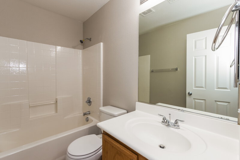 2,025/Mo, 10638 Pueblo Springs St Las Vegas, NV 89183 Bathroom View