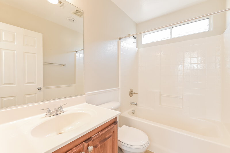 3,060/Mo, 3437 Rock Face Ct Las Vegas, NV 89129 Bathroom View 2