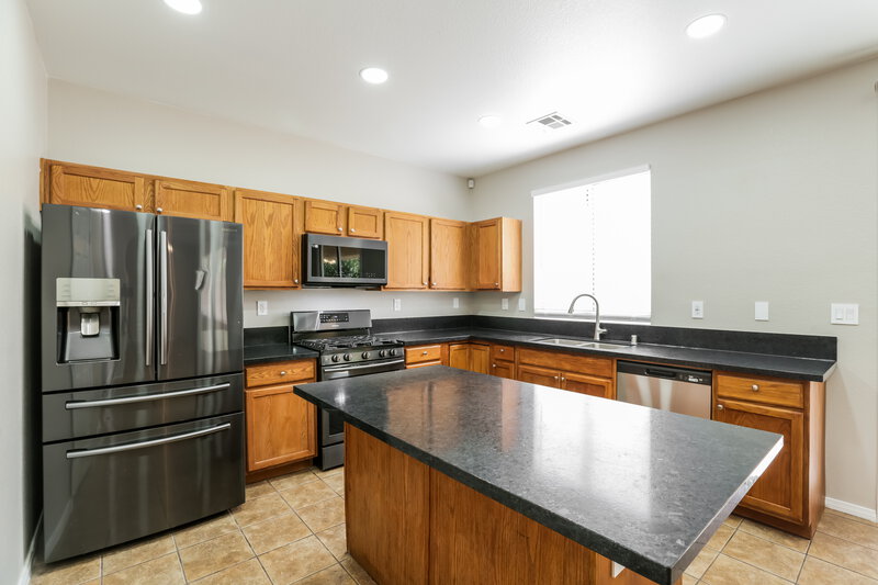2,300/Mo, 999 Pecos River Ave Henderson, NV 89002 Kitchen View 2