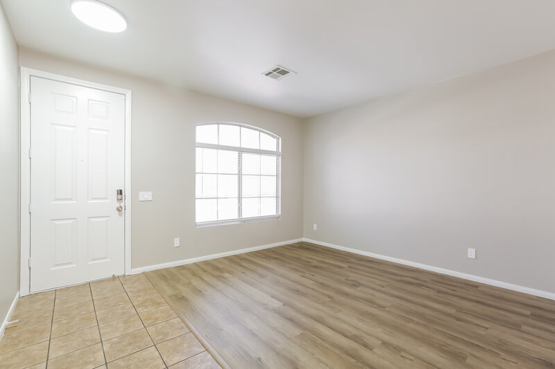 2,300/Mo, 999 Pecos River Ave Henderson, NV 89002 Sitting Room View