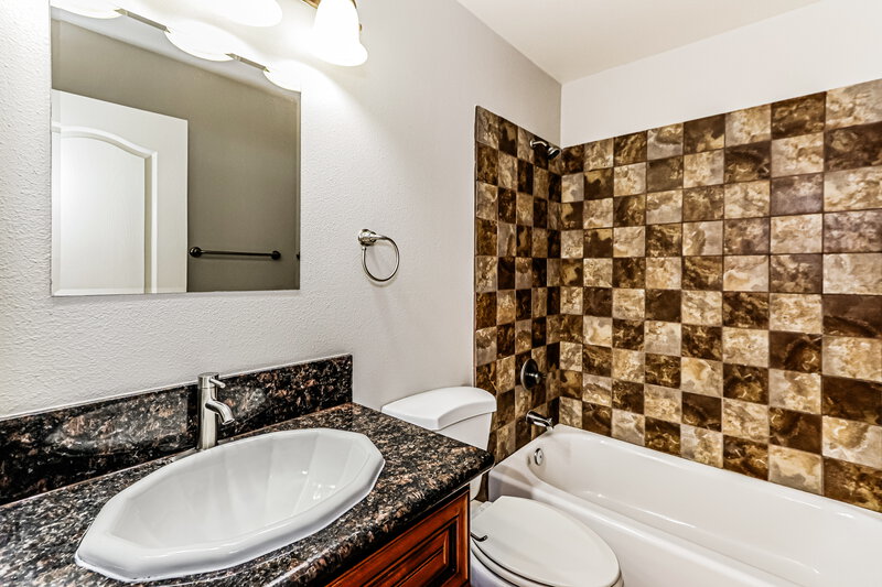 2,200/Mo, 10424 Armand Ave Las Vegas, NV 89129 Main Bathroom View 2