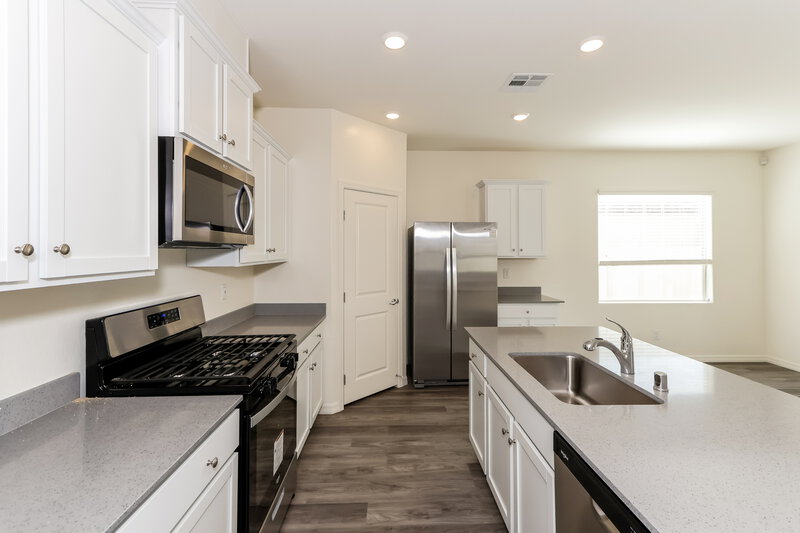 2,065/Mo, 1655 Desert Path Ave North Las Vegas, NV 89032 Kitchen View
