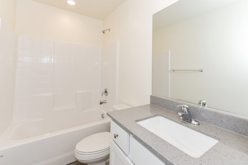 2,065/Mo, 1655 Desert Path Ave North Las Vegas, NV 89032 Bathroom View 2
