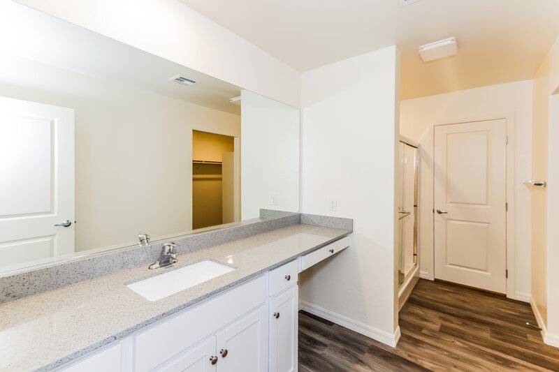 1,950/Mo, 4236 Golden Sol St North Las Vegas, NV 89032 Main Bathroom View