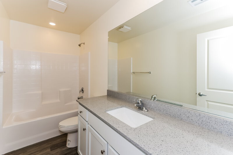 1,950/Mo, 4236 Golden Sol St North Las Vegas, NV 89032 Bathroom View 2