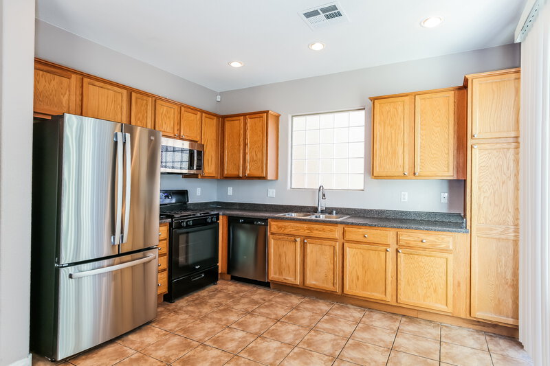 1,905/Mo, 6553 Raven Hall St North Las Vegas, NV 89084 Kitchen View