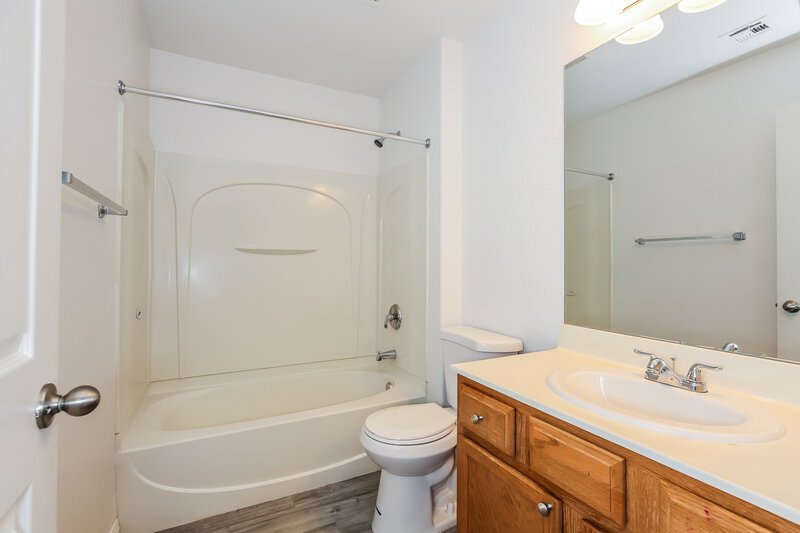 1,905/Mo, 6553 Raven Hall St North Las Vegas, NV 89084 Bathroom View