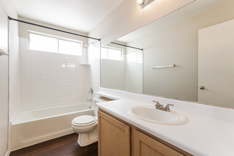 2,015/Mo, 8047 Vision St Las Vegas, NV 89123 Bathroom View