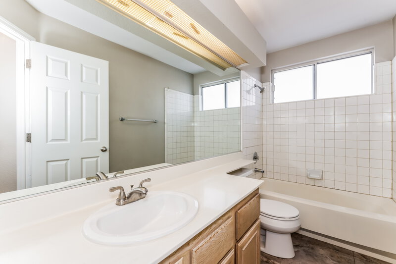 1,935/Mo, 4401 La Reina Cir Las Vegas, NV 89130 Bathroom View