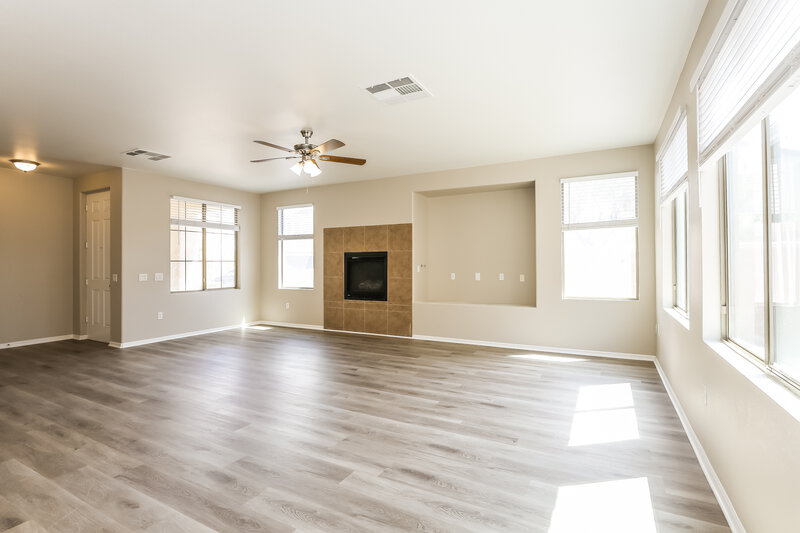 2,225/Mo, 5809 Post Mountain St North Las Vegas, NV 89031 Living Room View