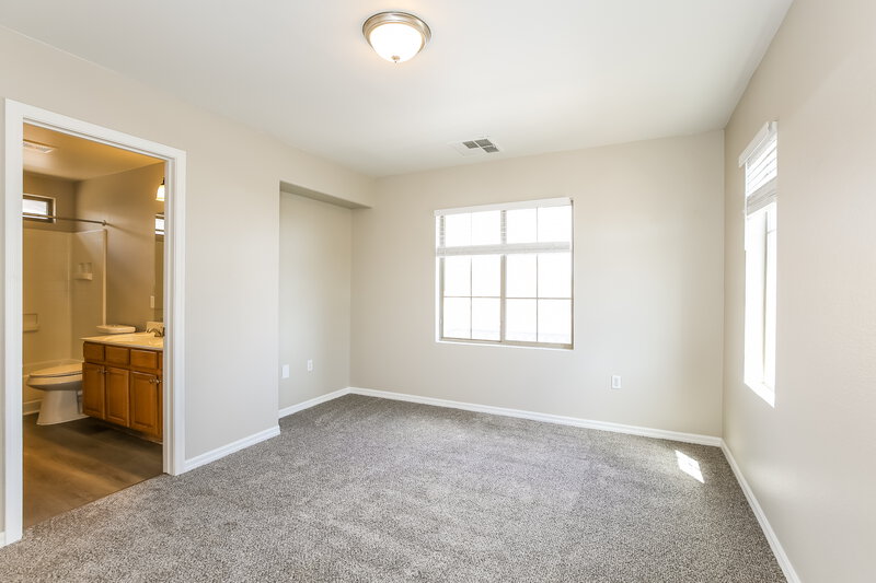 2,225/Mo, 5809 Post Mountain St North Las Vegas, NV 89031 Main Bedroom View 2