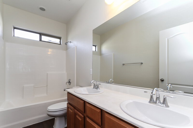 2,105/Mo, 664 Calamus Palm Pl Henderson, NV 89011 Bathroom View