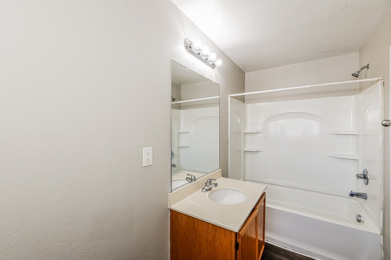 2,245/Mo, 10252 Nolinas St Las Vegas, NV 89141 Bathroom View 2