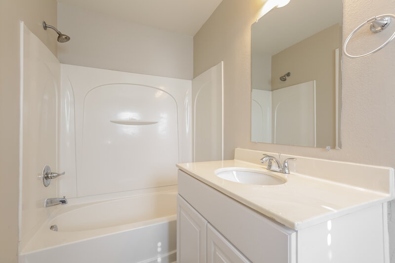 1,985/Mo, 6404 Frosted Dawn Ct Las Vegas, NV 89141 Bathroom View