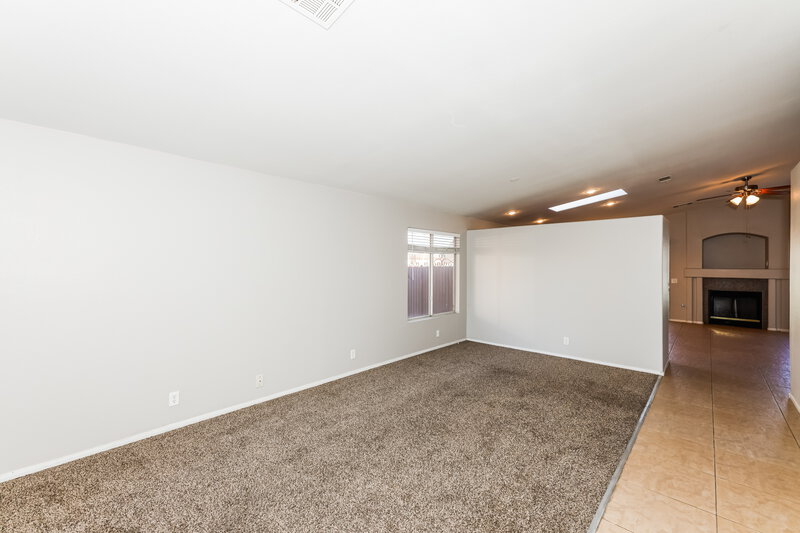 2,295/Mo, 932 Clubview Dr Henderson, NV 89015 Living Room View