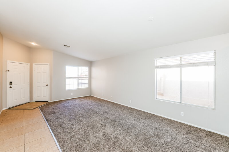 2,295/Mo, 932 Clubview Dr Henderson, NV 89015 Living Room View 2