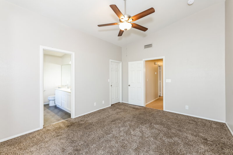 2,295/Mo, 932 Clubview Dr Henderson, NV 89015 Main Bedroom View 2
