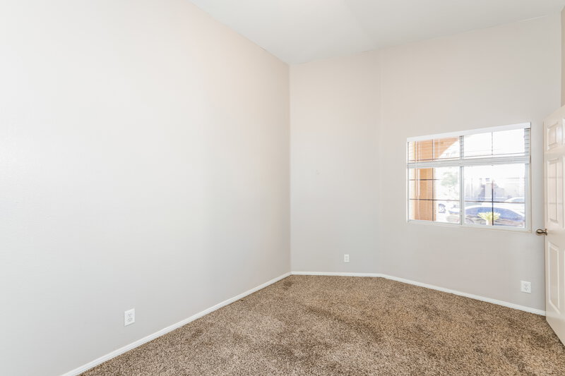 2,295/Mo, 932 Clubview Dr Henderson, NV 89015 Bedroom View 3