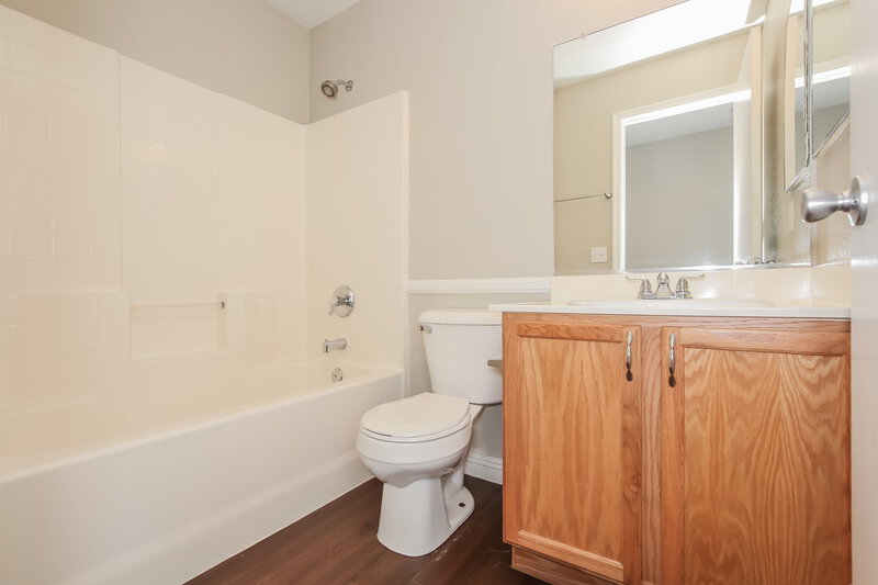 1,795/Mo, 5217 Fall Meadows Ave Las Vegas, NV 89130 Bathroom View 2
