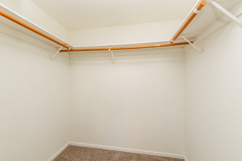 1,850/Mo, 9432 Vista Ridge Ave Las Vegas, NV 89129 Walk In Closet View
