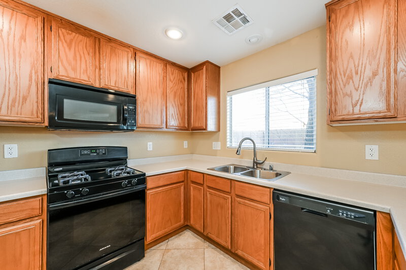 1,885/Mo, 8264 Wuthering Heights Ave Las Vegas, NV 89113 Kitchen View 2