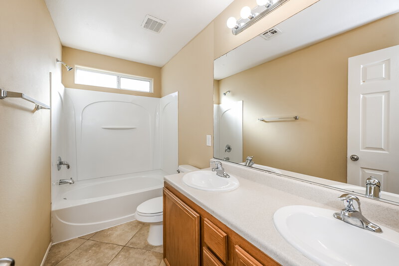 1,885/Mo, 8264 Wuthering Heights Ave Las Vegas, NV 89113 Bathroom View