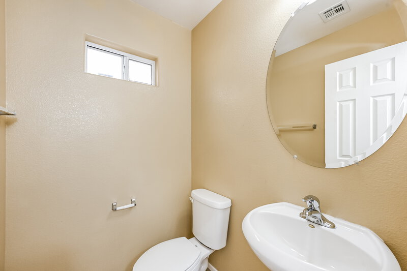 1,885/Mo, 8264 Wuthering Heights Ave Las Vegas, NV 89113 Bathroom View 2