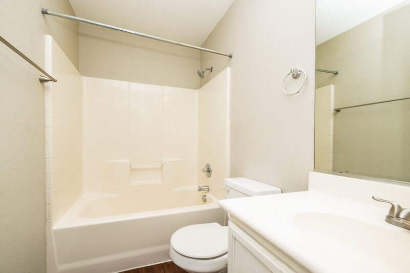 2,175/Mo, 9121 Starling Wing Pl Las Vegas, NV 89143 Bathroom View
