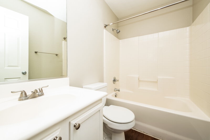 2,175/Mo, 9121 Starling Wing Pl Las Vegas, NV 89143 Bathroom View 2