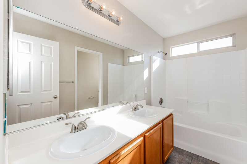 2,145/Mo, 9524 Friant St Las Vegas, NV 89123 Main Bathroom View