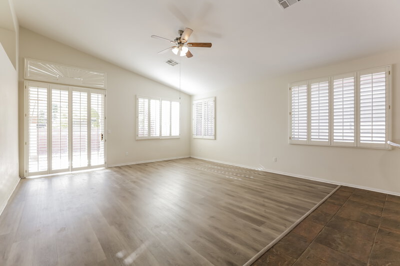 2,220/Mo, 45 Pangloss St Henderson, NV 89002 Living Room View