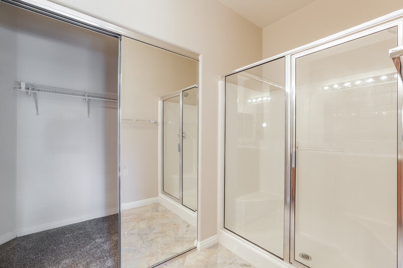 1,875/Mo, 10223 Villa Arceno Ave Las Vegas, NV 89135 Main Bathroom View 2
