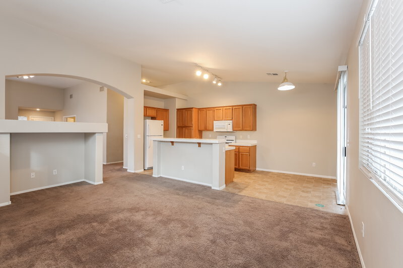 2,330/Mo, 5991 Halehaven Dr Las Vegas, NV 89110 Dining Room View 3