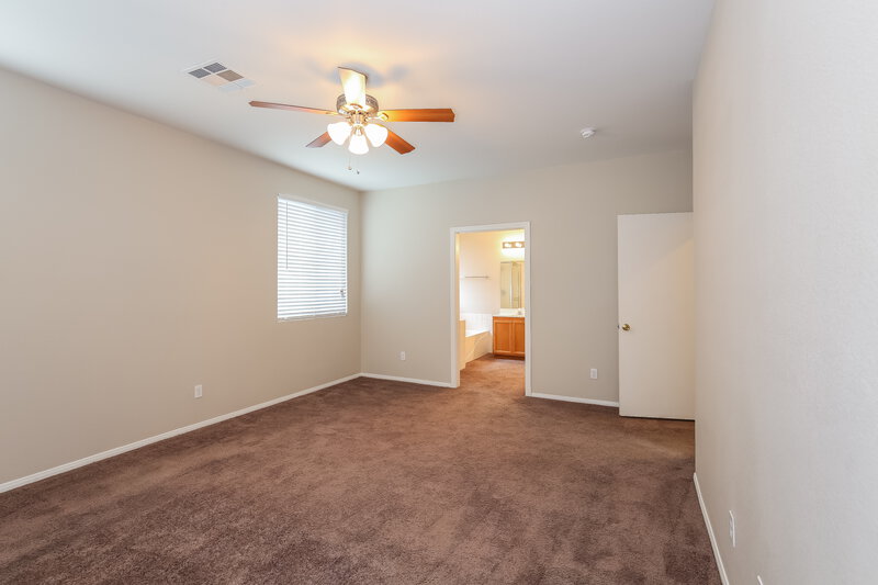 2,330/Mo, 5991 Halehaven Dr Las Vegas, NV 89110 Main Bedroom View 3